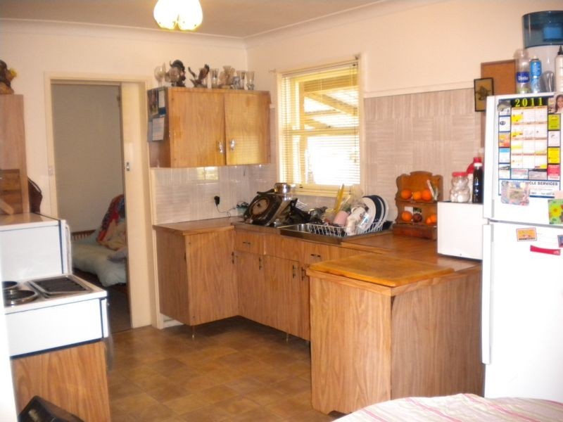 2 Arthur Ave, Taree NSW 2430