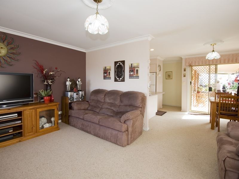 2/94 Kanangra Drive, Taree NSW 2430