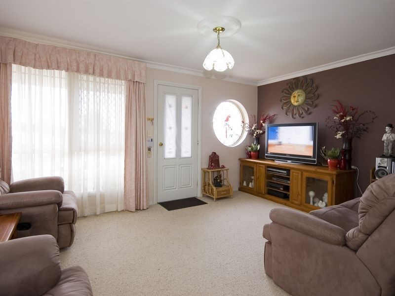 2/94 Kanangra Drive, Taree NSW 2430