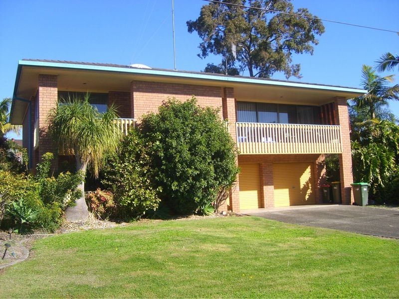 19 Lawson Crescent, Taree NSW 2430