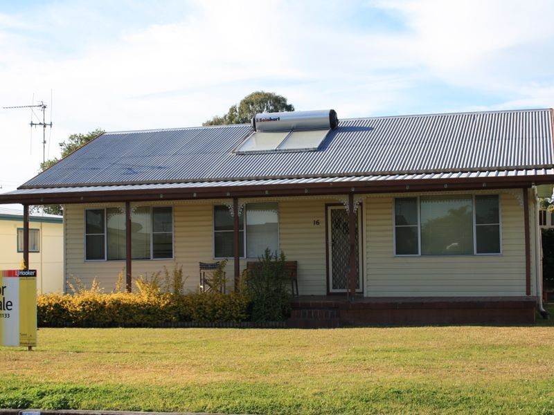 16 Dolphin Avenue, Taree NSW 2430