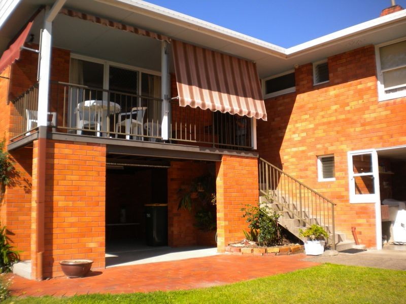 64 Bayview Crescent, Taree NSW 2430