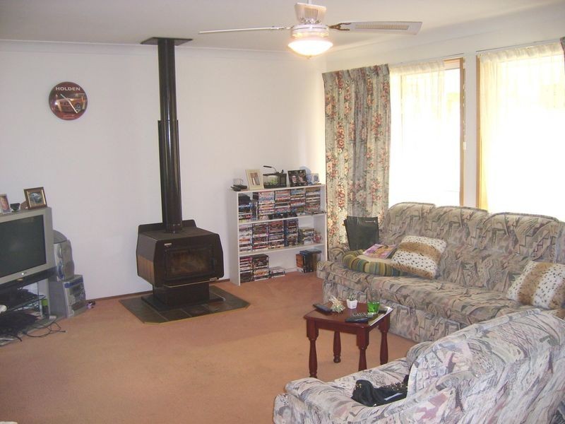 11 Alonbar Cr, Taree NSW 2430