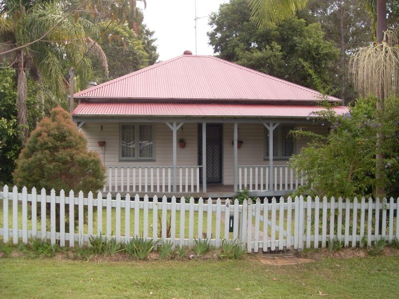 4 Queen Street, Wingham NSW 2429