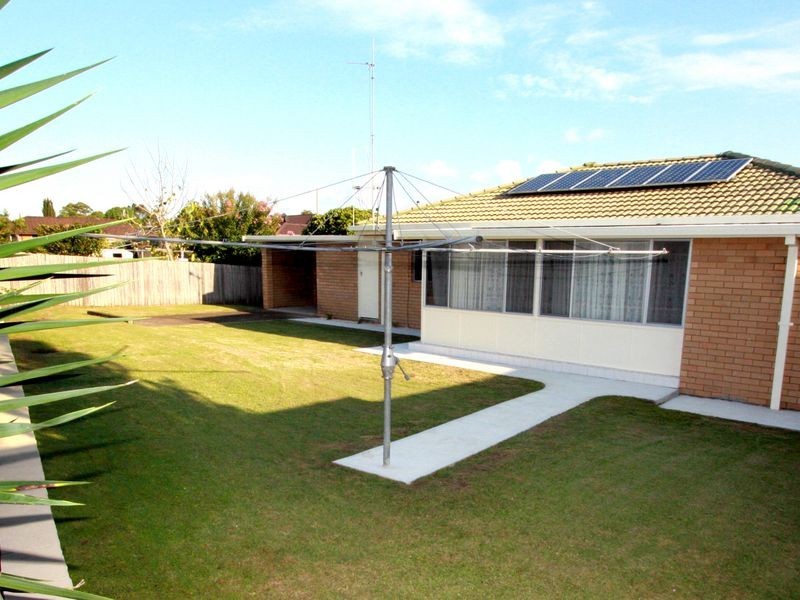 8 Wooton Crescent, Taree NSW 2430