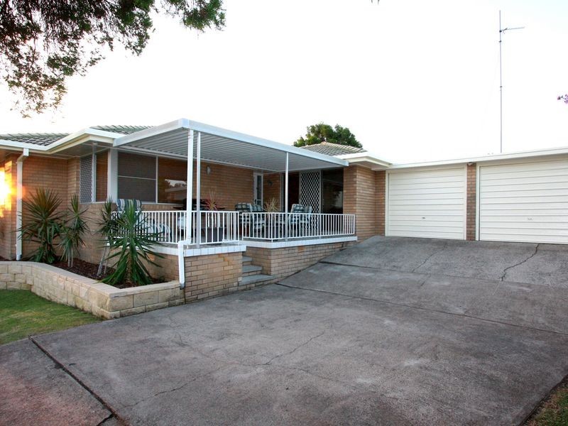 8 Wooton Crescent, Taree NSW 2430