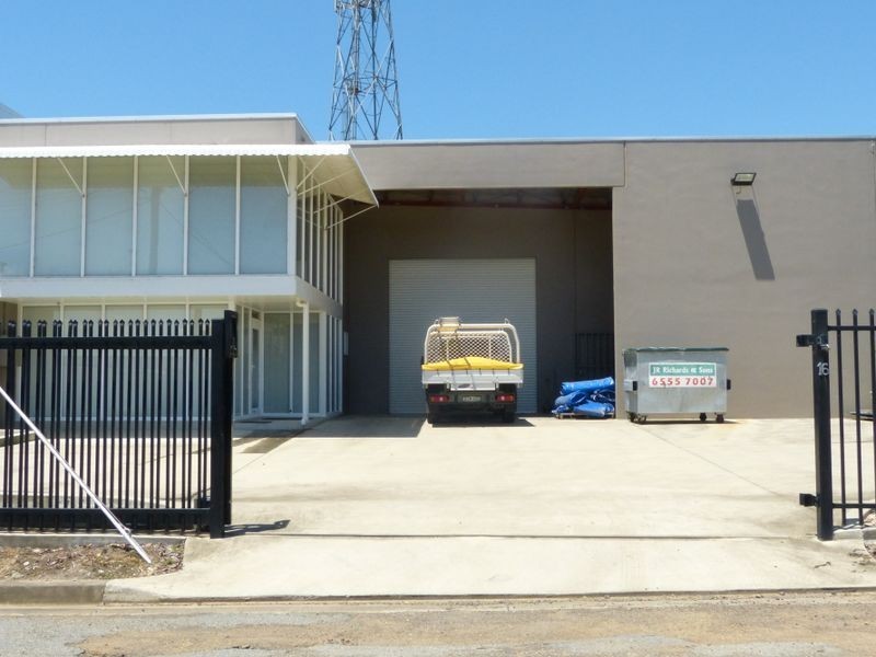 16 Christie Street, Taree NSW 2430