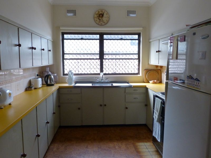 24 Eric St, Taree NSW 2430