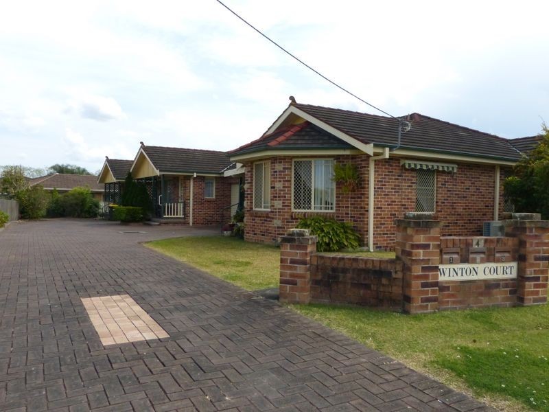 2/4 Winton Avenue, Taree NSW 2430