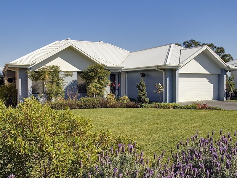 4 John Armstrong Close, Taree NSW 2430