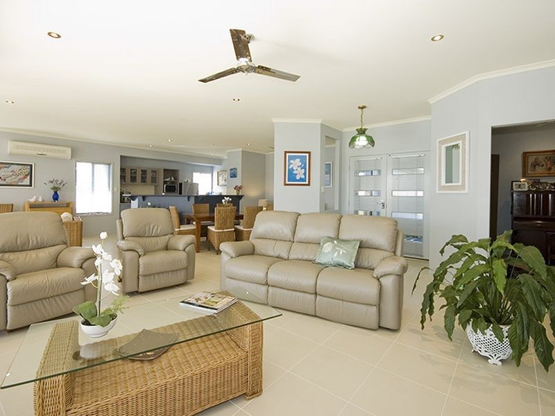 4 John Armstrong Close, Taree NSW 2430