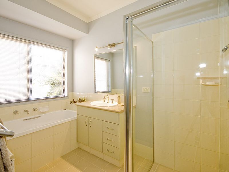 4 John Armstrong Close, Taree NSW 2430