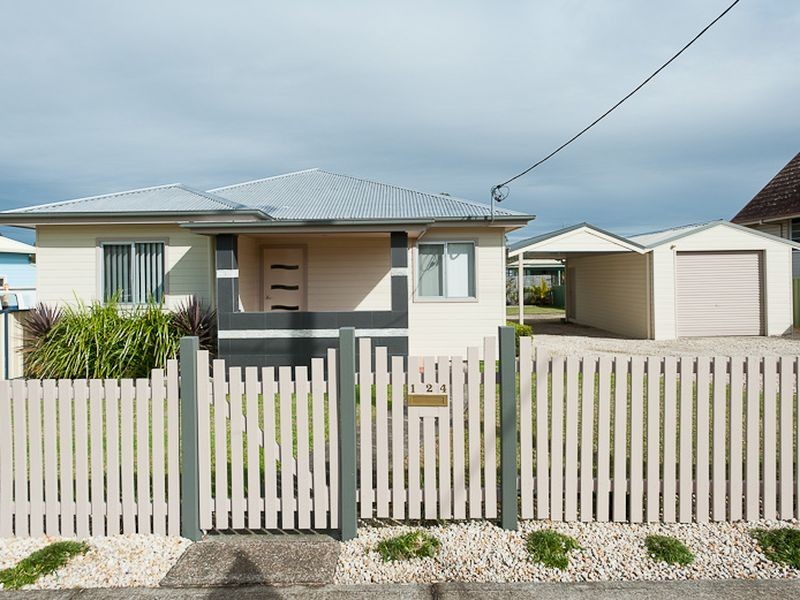 124 Commerce Street, Taree NSW 2430