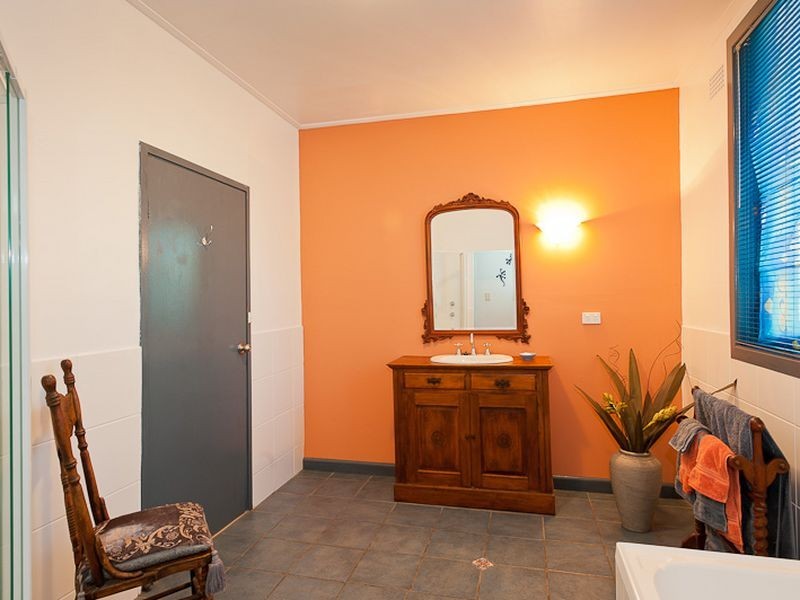 2 McLeod Close, Taree NSW 2430