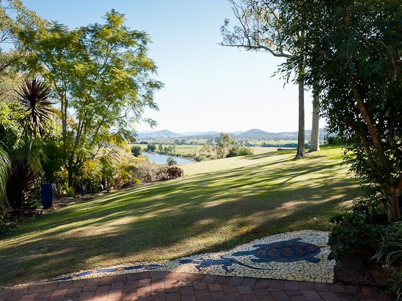 2 McLeod Close, Taree NSW 2430