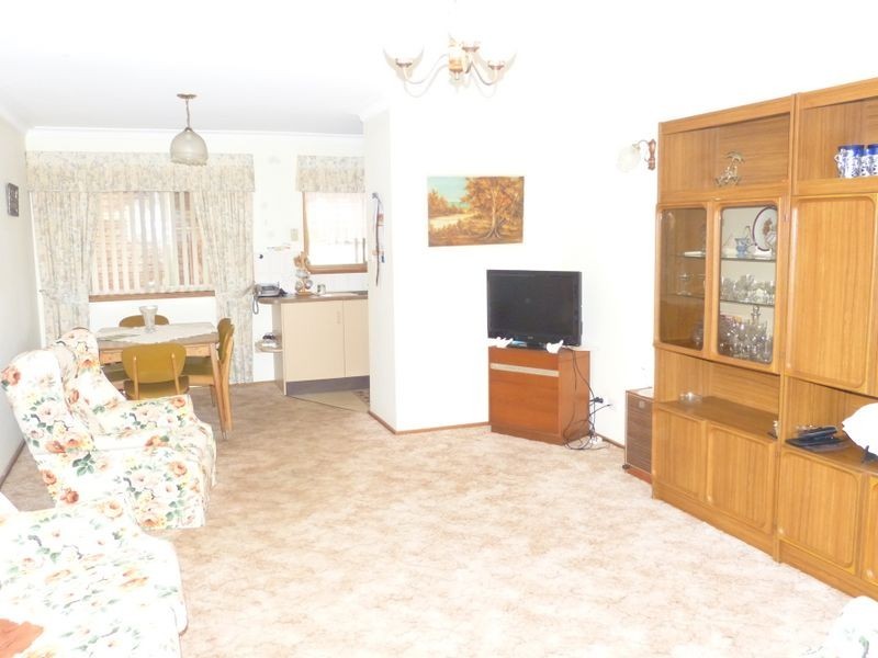 1/2 Waratah Place, Taree NSW 2430