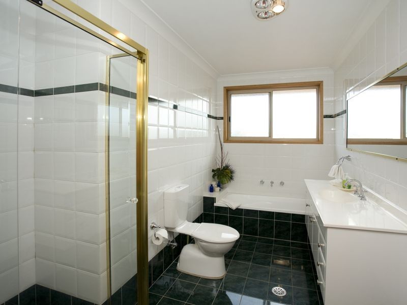 3 Kamala Close, Old Bar NSW 2430