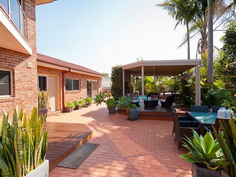 3 Kamala Close, Old Bar NSW 2430