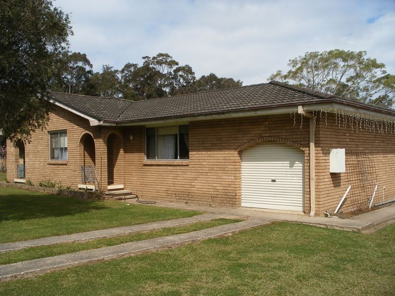 836 Old Bar Road, Old Bar NSW 2430