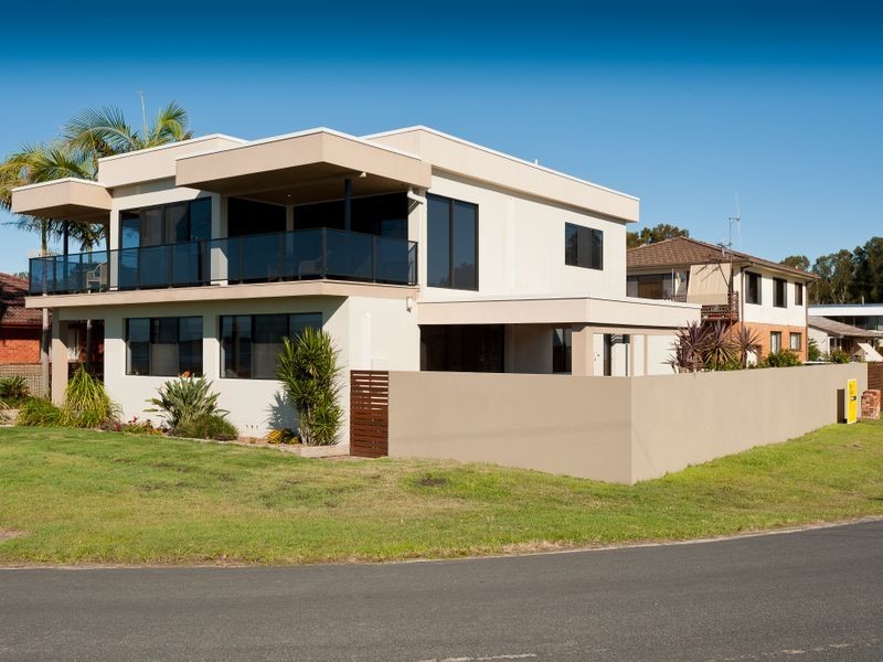 7 Main Road, Manning Point NSW 2430