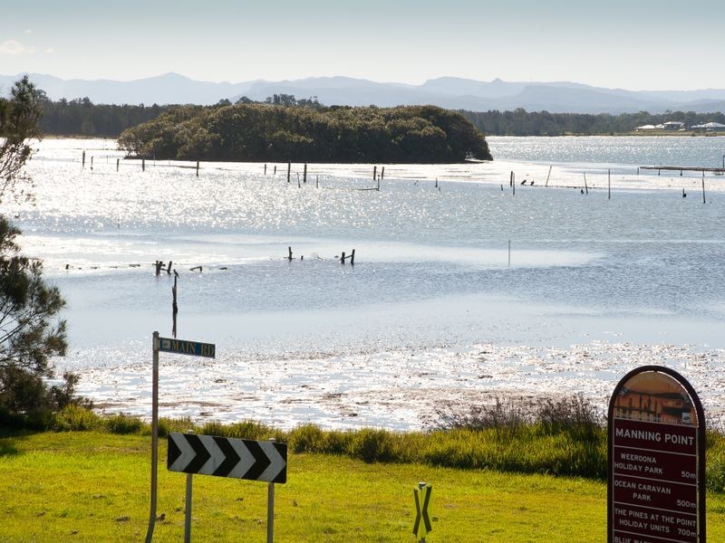 7 Main Road, Manning Point NSW 2430