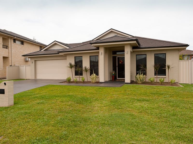 17 John Armstrong Close, Taree NSW 2430