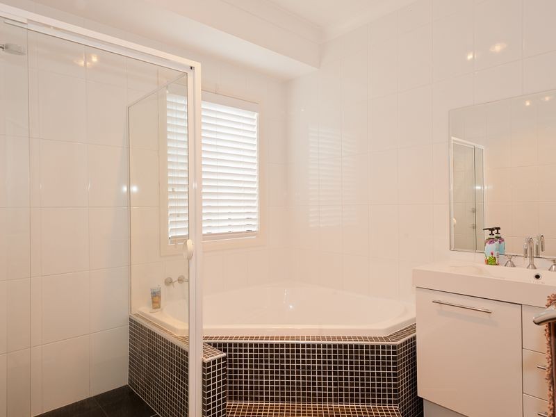 17 John Armstrong Close, Taree NSW 2430