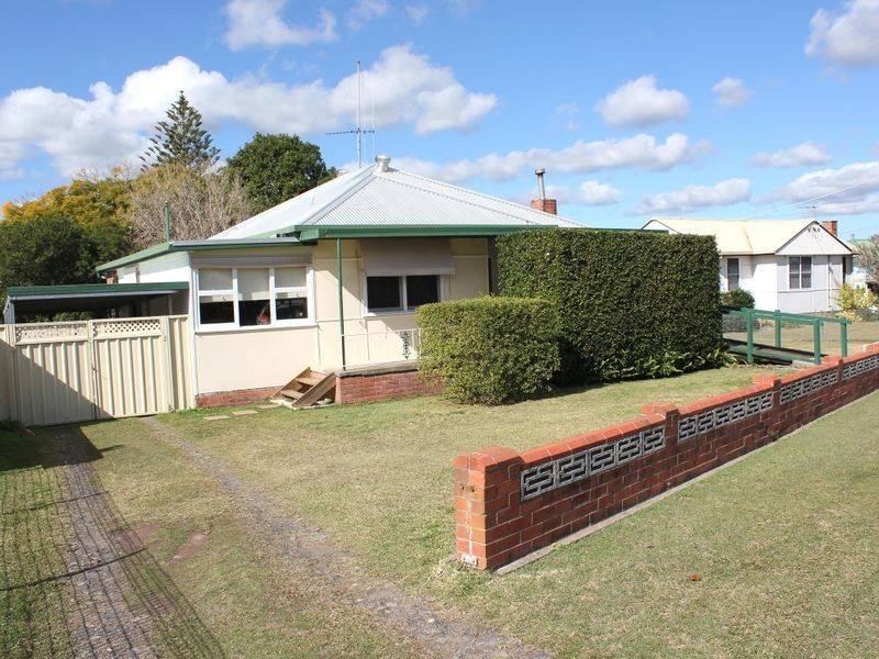 5 Latham Avenue, Taree NSW 2430