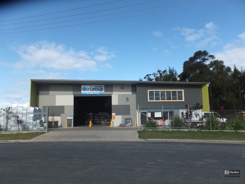 5 Featherstone Drive, Woolgoolga NSW 2456