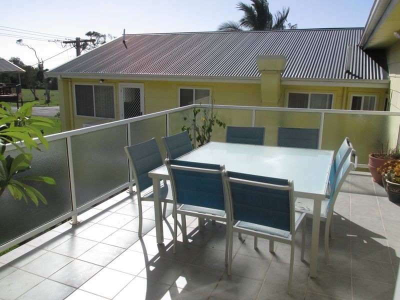 42 Sandys Beach Drive, Sandy Beach NSW 2456