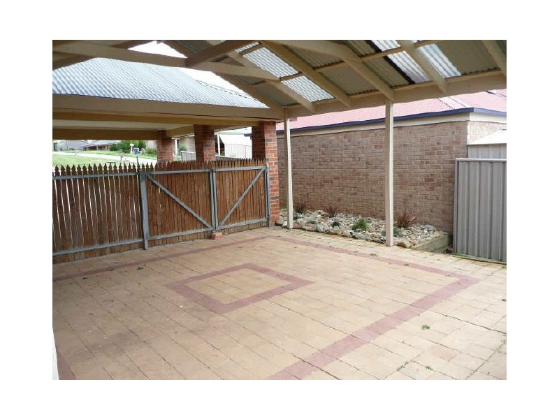 11 Flag PLace, Wodonga VIC 3690