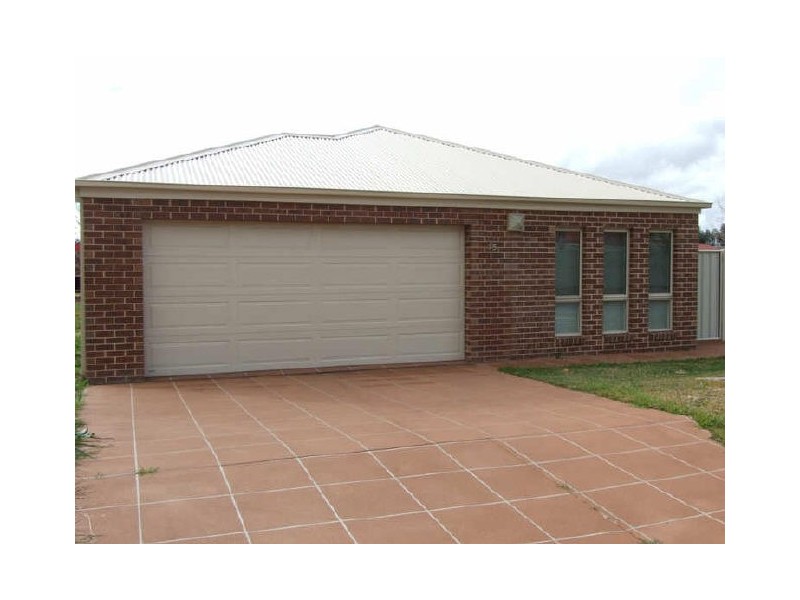 15 Oakmont Circuit, Wodonga VIC 3690
