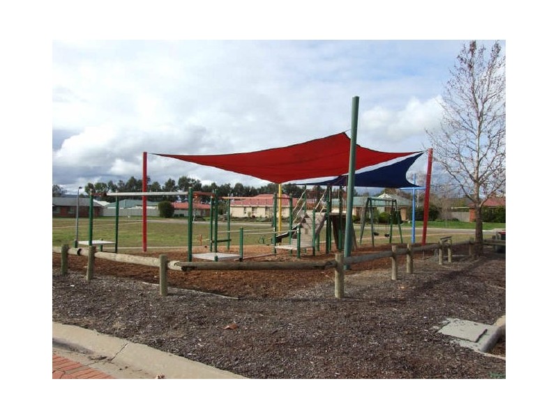 15 Oakmont Circuit, Wodonga VIC 3690