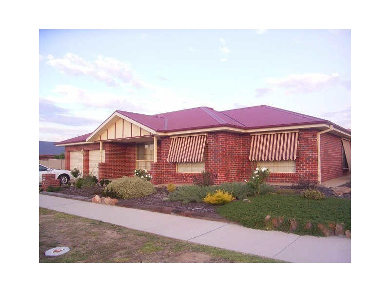 38 Kingfisher Drive, Wodonga VIC 3690