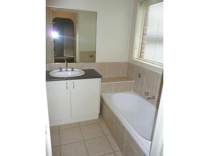 10 Rosella Mews, Wodonga VIC 3690