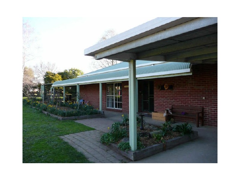 8 Wallace Road, Allans Flat VIC 3691