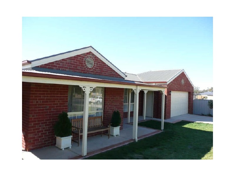 7 Kelle Court, Wodonga VIC 3690