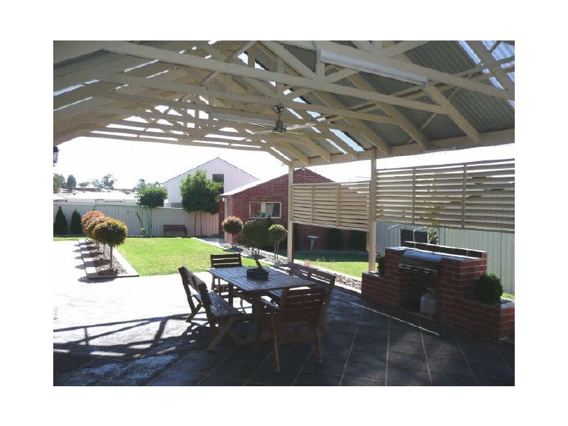 7 Kelle Court, Wodonga VIC 3690