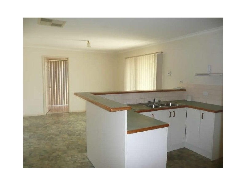 43 Nightingale Avenue, Wodonga VIC 3690