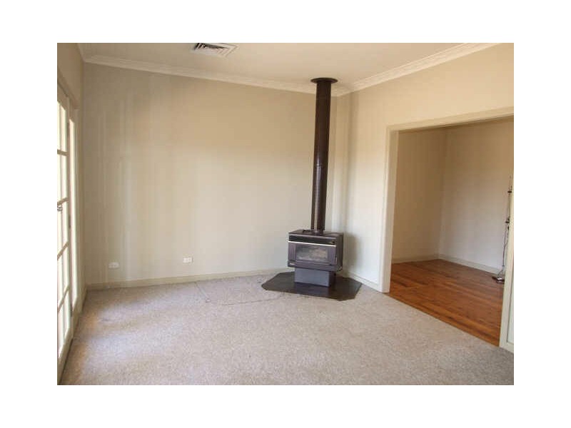 53 Cemetery Road, Chiltern VIC 3683