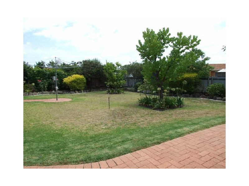 9 Edinburgh Circuit, Wodonga VIC 3690