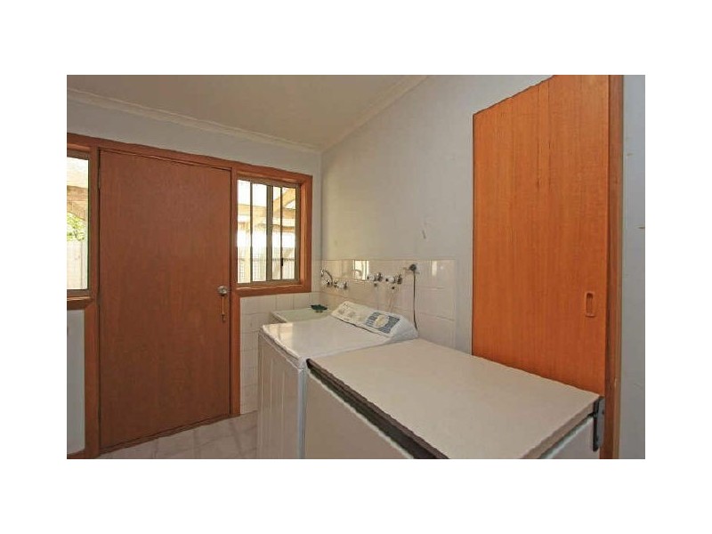 1 & 2/7 Bassett Street, Wodonga VIC 3690