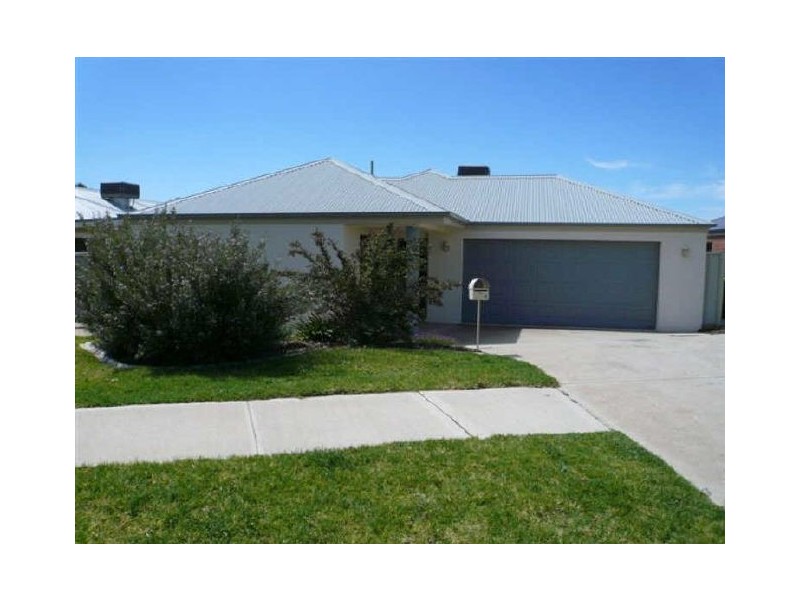 1 Montclair Avenue, Wodonga VIC 3690