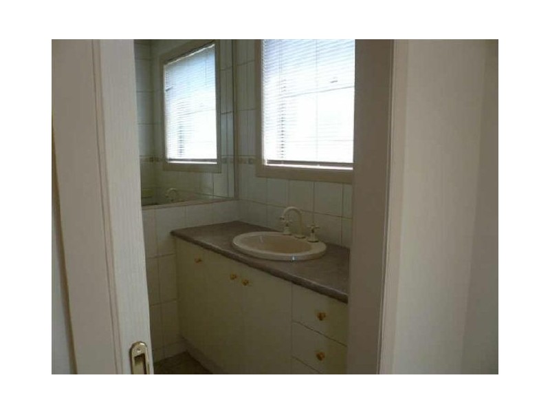 1 Montclair Avenue, Wodonga VIC 3690