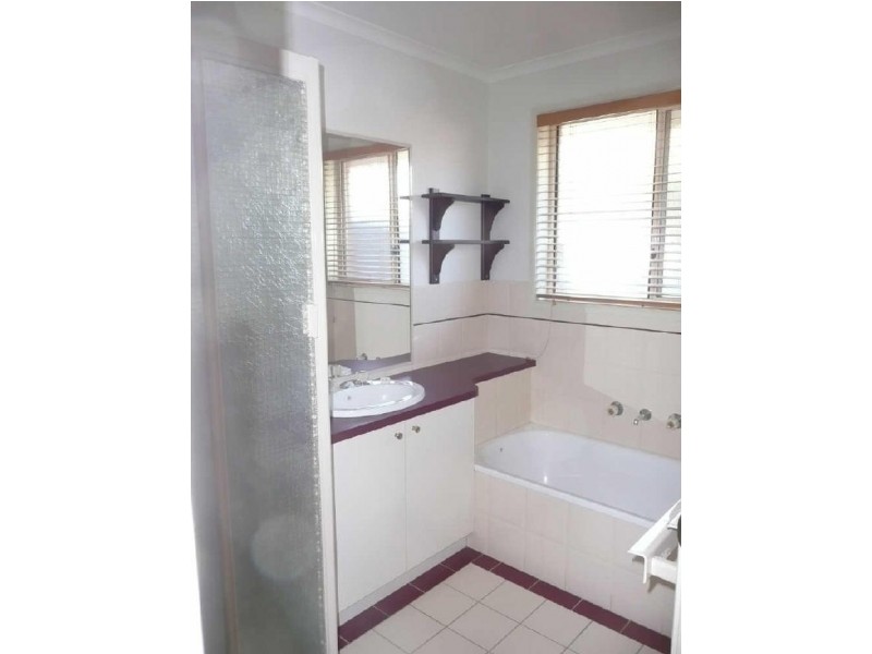 2 Jennifer Place, Wodonga VIC 3690