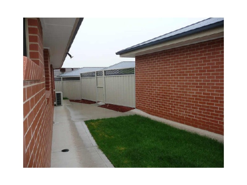 1/118 De Kerilleau Drive, Wodonga VIC 3690