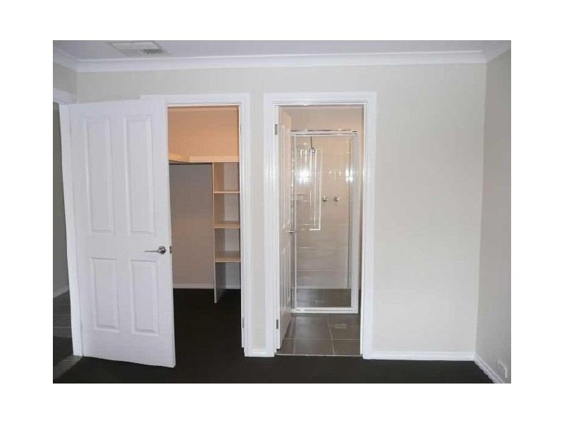 1/9 Thorneycroft Avenue, Wodonga VIC 3690