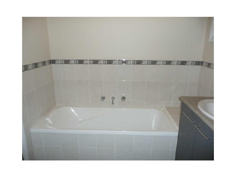 1/9 Thorneycroft Avenue, Wodonga VIC 3690