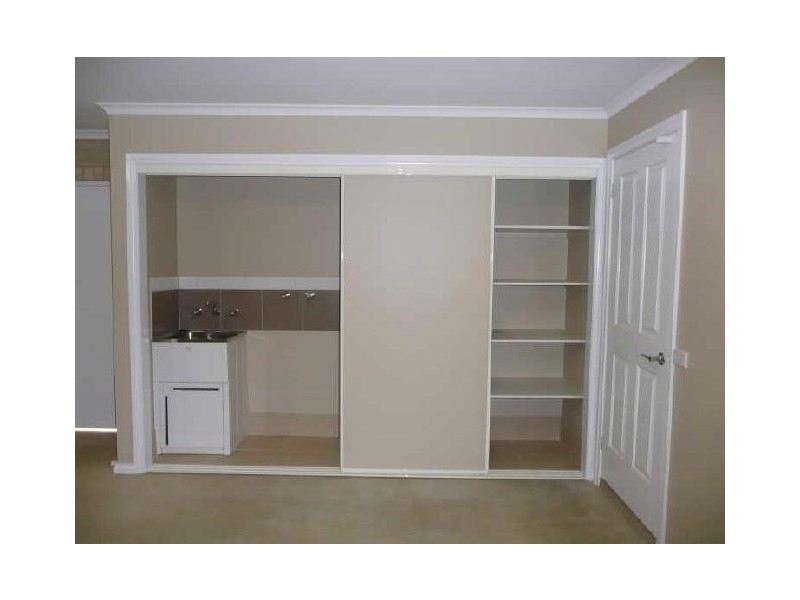 2/9 Thorneycroft Avenue, Wodonga VIC 3690