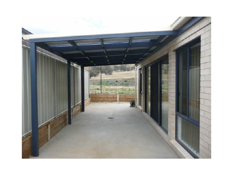 2/9 Thorneycroft Avenue, Wodonga VIC 3690